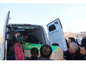 Kendini Çocukları İçin Siper Ederek Can Veren Aslan Cenkiz Son Yolculuğuna Uğurlandı