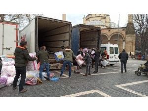 Düzce’den Depremzedelere Yardımlar Devam Ediyor