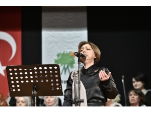 Eskimeyen Şarkılarla Geçmişe Yolculuk Yaptılar