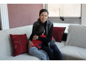 Tek İsteği, Çocuğunun Sesini Duyabilmek