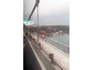 15 Temmuz Şehitler Köprüsü’ne Çıkan Şahsın Atlama Anı Ortaya Çıktı
