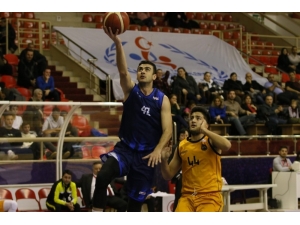 Kağıtspor, Basketbolda Liderliği Bırakmıyor