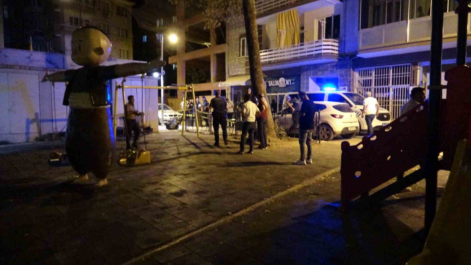 husumetlilerin-tartismasi-kanli-bitti-1-yarali