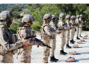 İşte Türkiye’nin İlk Kadın Jandarma Komando Astsubayları