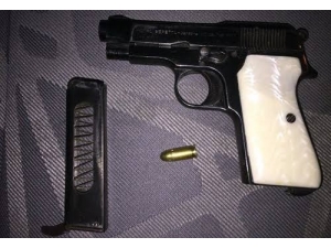 Şüpheli Şahıslar Üzerinde Tabanca Ele Geçirildi