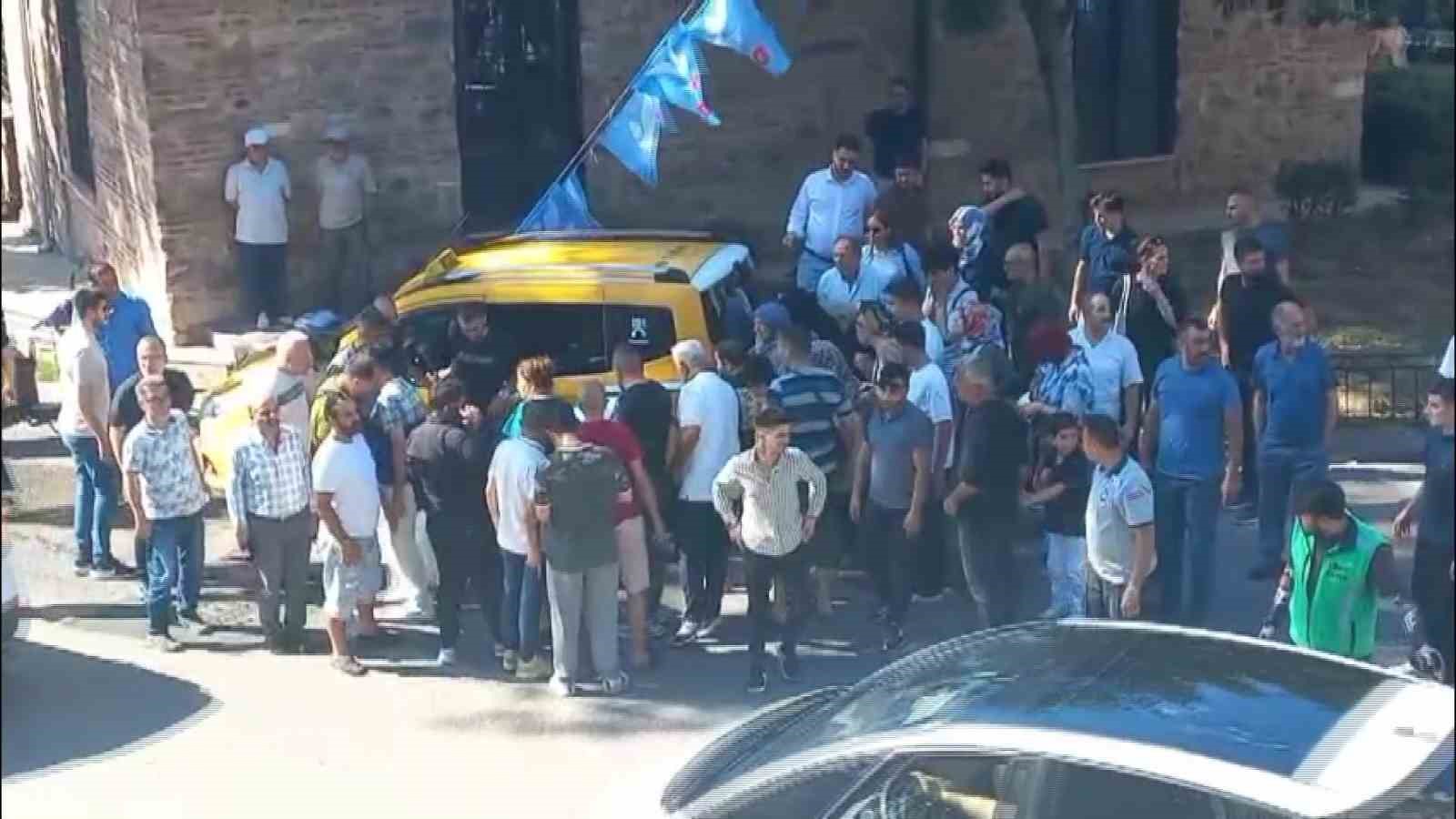 genc-avukat-taksinin-altinda-kaldi-cok-sayida-kisi-cikarmak-icin-seferber-oldu