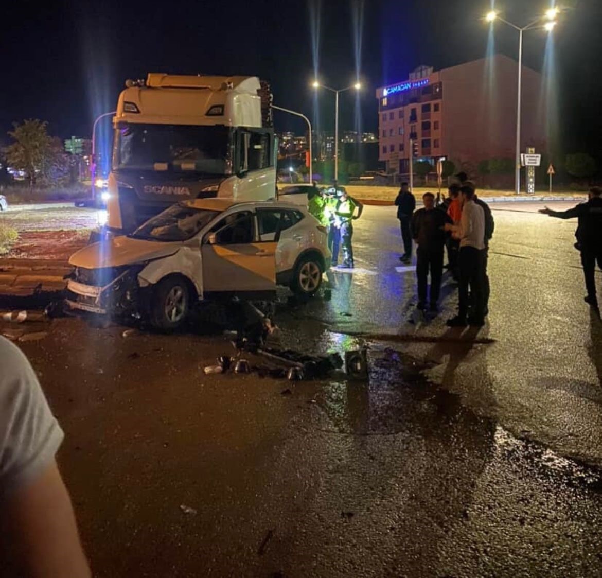 bayburt-ta-tir-cipe-carpti-1-yarali