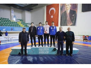Kayserili Pehlivanlar Samsun’dan Madalyalarla Döndü
