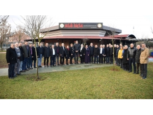 Kartepe Muhtarlar Antik Köfte’de Buluştu