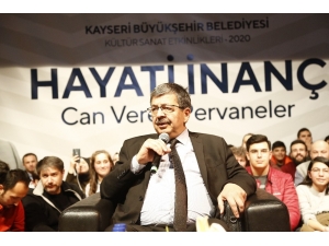 Yazar Hayati İnanç Şehir Tiyatrosu’nda Söyleşiye Katıldı