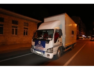 Depremzedeler İçin Toplanan Yardımlar Yola Çıktı