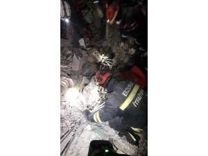 Büyükşehir’in Arama Kurtarma Ekipleri Deprem Bölgesinde