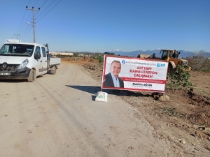 Aksu’da Kanalizasyon Çalışması Sürüyor