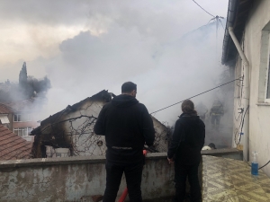 Evi Satılığa Çıkaran Annesine Kızdı, Evi Yaktı