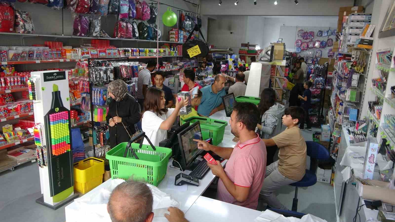 okullar-aciliyor-kirtasiyelerde-hareketlilik-basladi