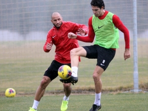 Antalyaspor Yağmur Altında Çalıştı