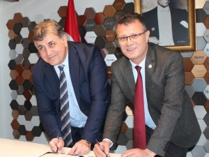 Alaşehir Belediyesi İle Karşıyaka Belediyesi ’Kardeş Şehir’ Oldular