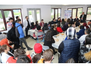 Başkan Sandıkçı: “Geleceğimiz Siz Gençlere Emanet”