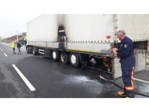 Tır Yangını Söndürüldü