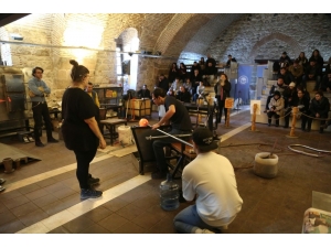 Odunpazarı’nda Bu Hafta Vahap Avşar Eserlerini Üretti