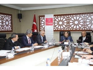 Şahin’den, Depremden Etkilenen Bölgelere Ziyaret