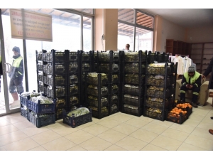 Anamur’dan Depremzedelere Muz