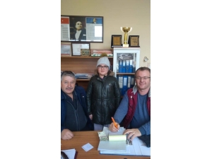 Elazığ’daki Çocuklar İçin Oyuncağından Vazgeçti