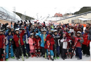 Başkan Sekmen: “Erzurum’da Kayak Bilmeyen Çocuk Kalmayacak”