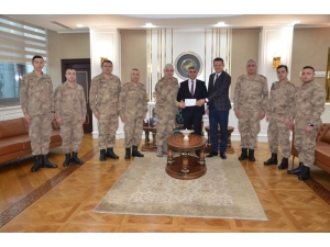 Mehmetçik Depremzedeler İçin 129 Bin Tl Topladı