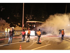Tem Otoyolu’nda Cenaze Taşıyan Otobüs Alev Alev Yandı