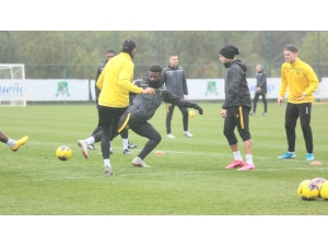 Yeni Malatyaspor 3 Aldı, 3 Gönderdi