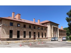 1939’daki Depremde Ayakta Kalan Tek Bina