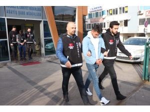 İş Yerinden 10 Bin Tl Çalan İki Hırsız Yakayı Ele Verdi