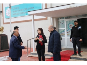 Müdür Başyiğit, Yıkım Kararı Alınan Okulda İncelemelerde Bulundu