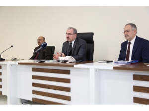 Vali Toraman: "Yatırım Yapan Kazanacak, Senaryo Yazan Kaybedecek"