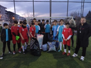 Amatör Spor Kulübünden Depremzedelere Anlamlı Yardım