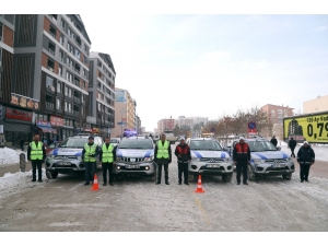 Van Büyükşehir Belediyesinin ‘Yıldırım Ekibi’ Görev Başında