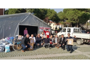 Burhaniye’de Beşiktaşlı Taraftarlar Elazığlı Depremzedelerin Yanında