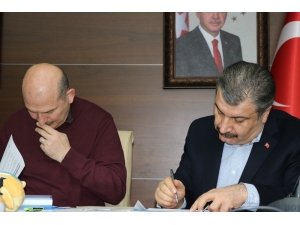 Sağlık Bakanı Koca: "Şu Anda Hastanelerde Tedavi Gören 7’si Yoğun Bakım 64 Yaralı Mevcut"