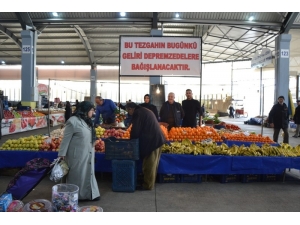 Çanakkaleli Pazarcı, Geliri Depremzedelere Bağışladı