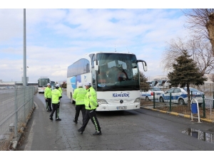 Yolcu Otobüslerinde ’Emniyet Kemeri’ Ve ’Lastik’ Denetimi