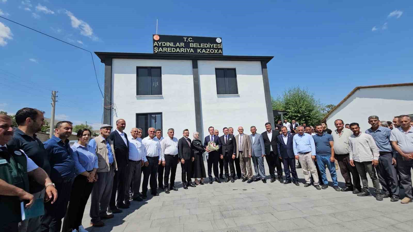 bitlis-valisi-ahmet-karakaya-adilcevaz-da-ciftcilerle-bulustu