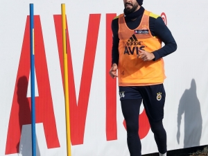 Fenerbahçe, Trabzonspor Mesaisini Sürdürdü