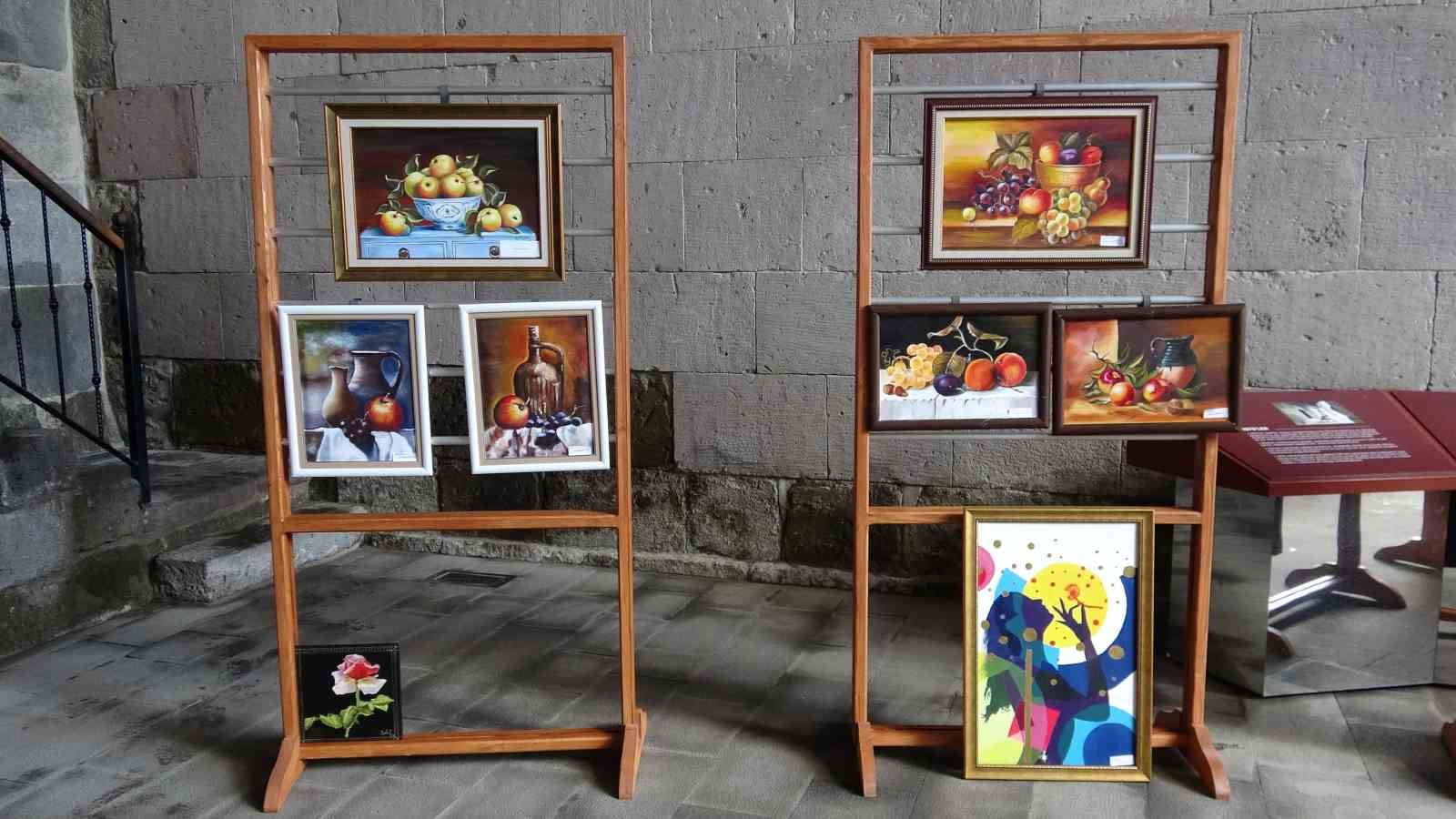 erzurum-da-yasayan-degerlerin-sanat-yolculugu-sergisine-yogun-ilgi