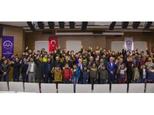 Van’da ‘Gençliğe Değer Programı’ Devam Ediyor