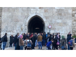 İsrail Güçlerinden Mescid-i Aksa’ya Baskın