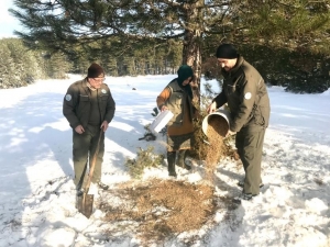 Yaban Hayvanlarına Yem Bırakıldı