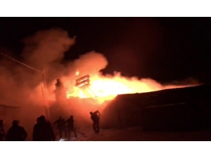 Gümüşhane’de Ev, Ahır Ve Samanlık Küle Döndü