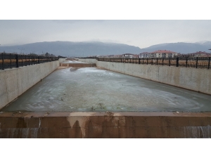 Soğuk Hava Dereleri Dondurdu