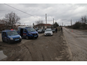 Emet Jandarmasından Trafik Ve Asayiş Uygulaması